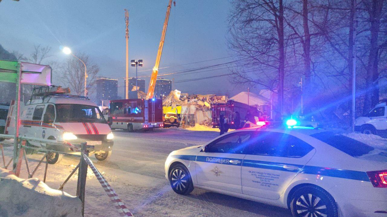 Фото Опубликованы кадры обрушения ТЦ в Новосибирске: 30 страшных фото ЧП 20